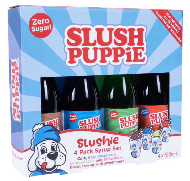 verweist auf: Produktfoto SLUSH PUPPiE 4 Pack of Syrups - Blue Raspberry, Strawberry, Lemon & Lime and Cola (Quelle: Fizz Creations Ltd) Abgebildet ist eine blau-rot bedruckte Pappverpackung mit einem Viererpack der Slush Puppie Sirups in den Geschmacksrichtungen Cola, Blue Raspberry, Lemon & Lime und Strawberry